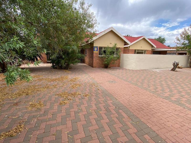 4 Bedroom Property for Sale in Riviera Northern Cape